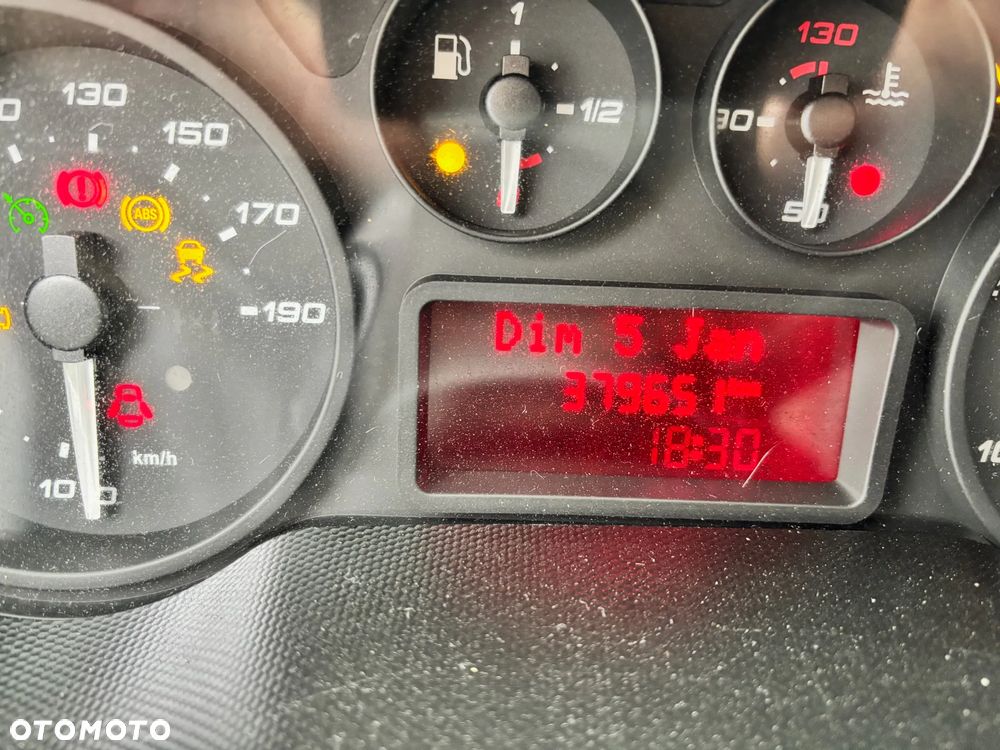 Iveco IVECO DAILY CHŁODNIA KONTENER PODWOZIE DO ZABUDOWY WYWROT KIPER KILKANAŚCIE SZTUK DUZY WYBÓR 35C13,,35C14,35C15,35C16 - 12