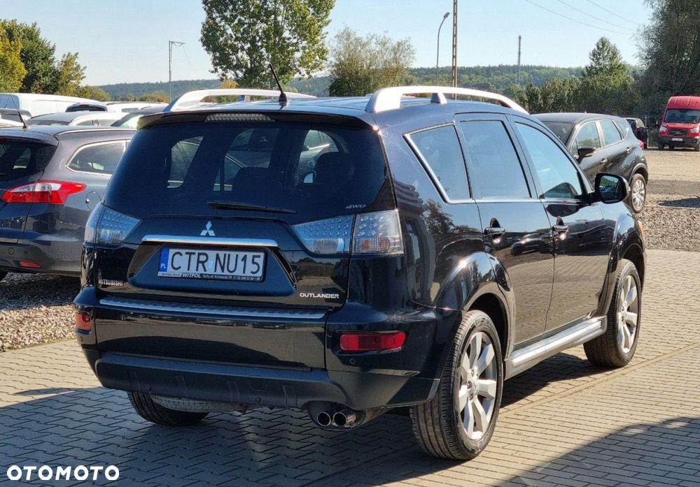 Mitsubishi Outlander - 12