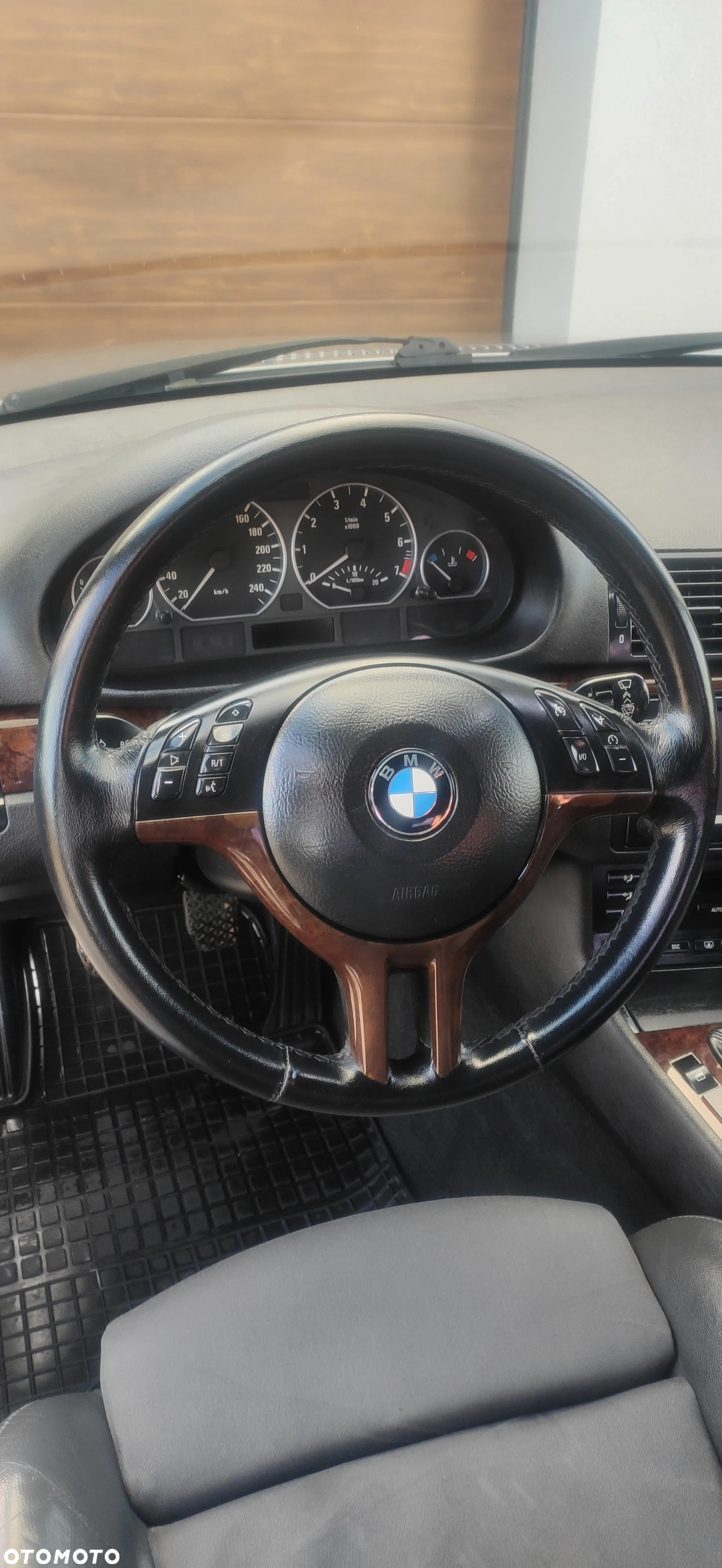 BMW Seria 3 330xi - 17