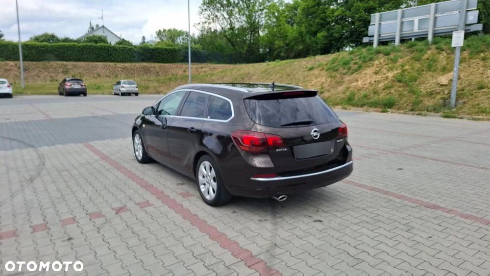 Opel Astra 1.4 Turbo Exklusiv - 4