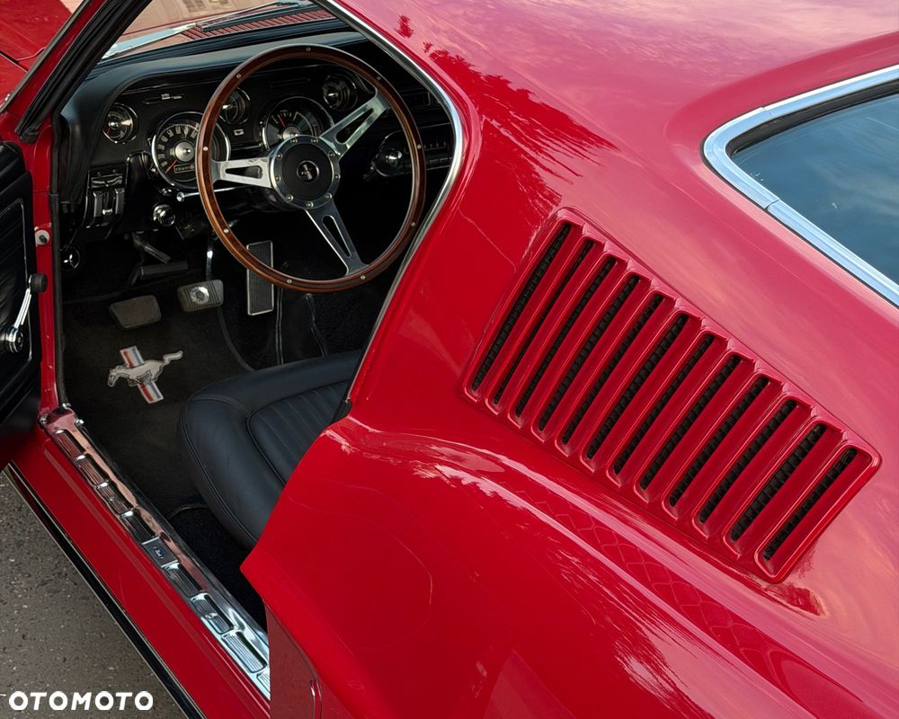 Ford Mustang - 10