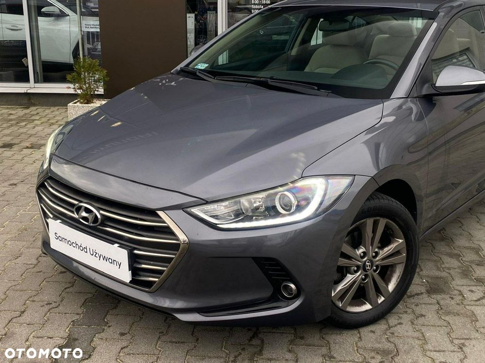 Hyundai Elantra - 5