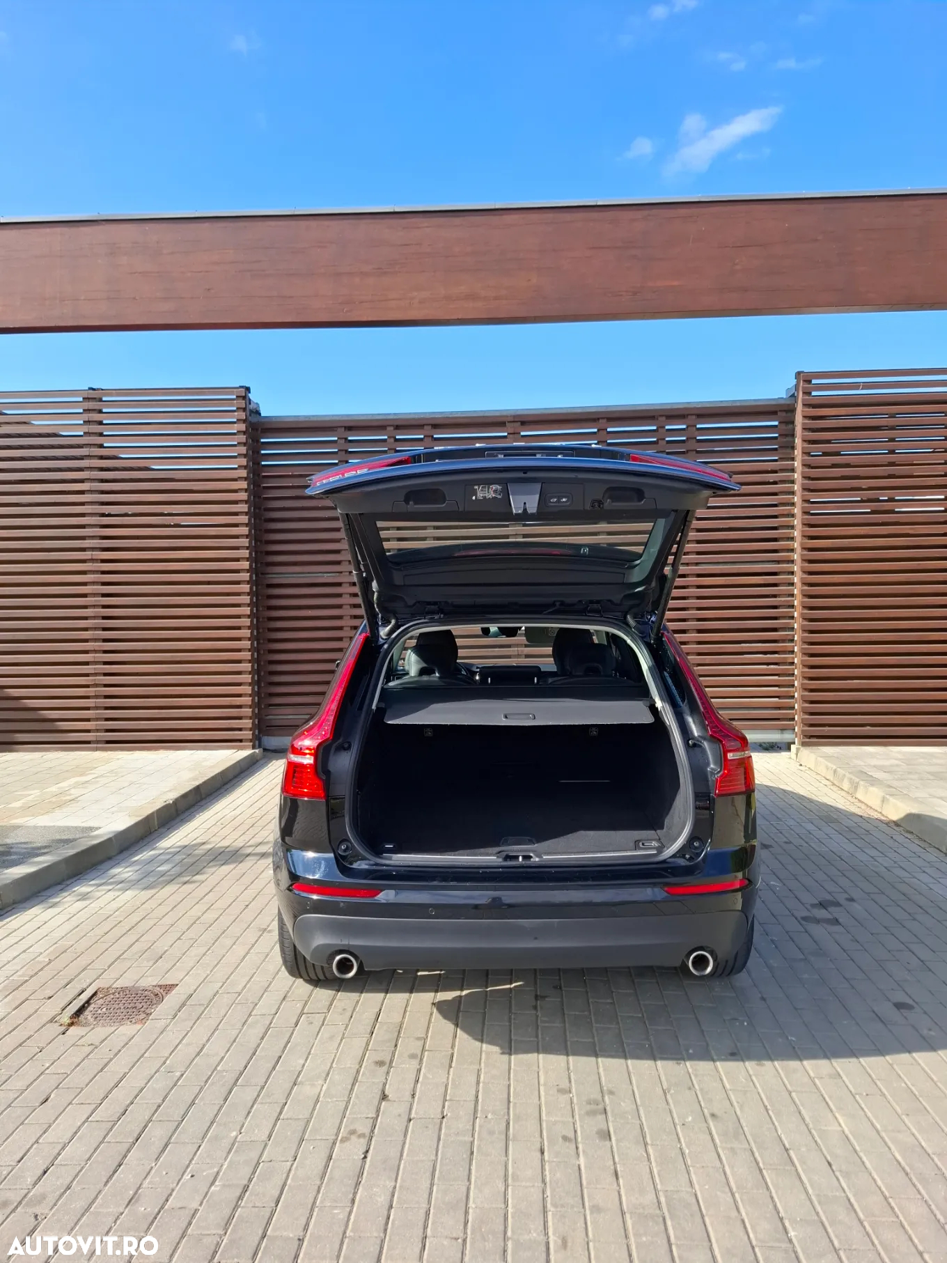 Volvo XC 60 B4 D AWD Geartronic Momentum Pro - 10