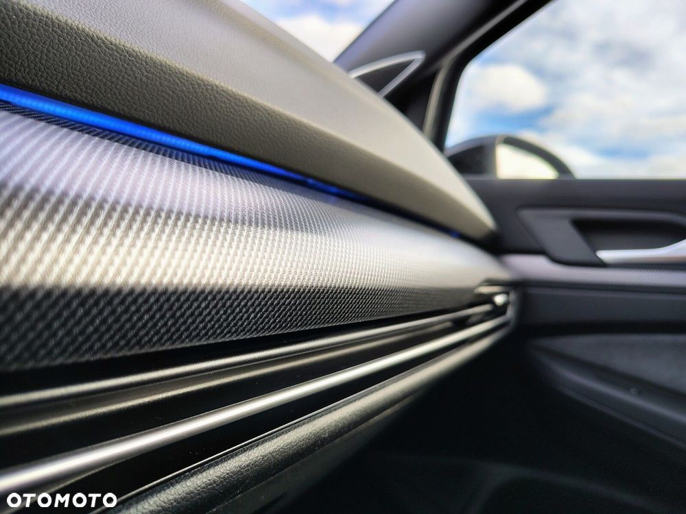 Volkswagen Golf - 32