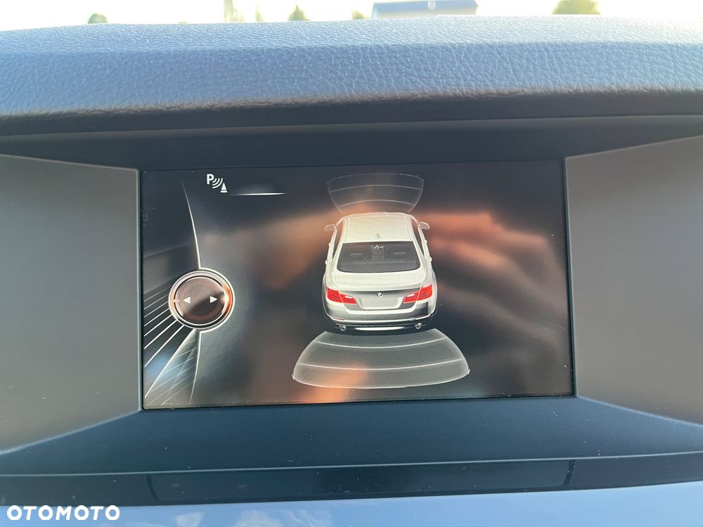BMW Seria 5 518d Sport - 34