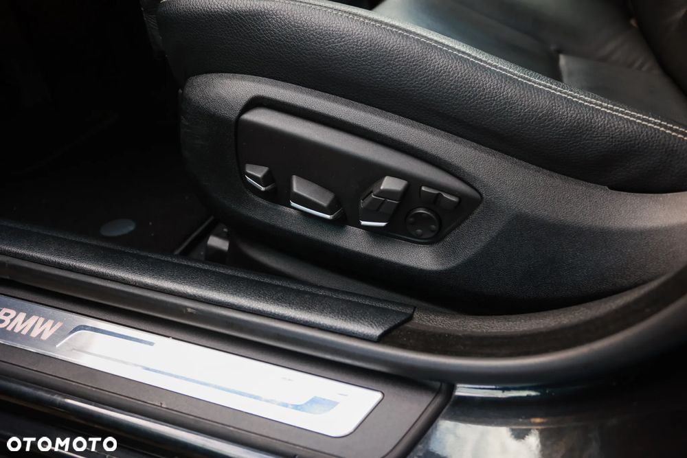 BMW Seria 5 525d Sport-Aut Luxury Line - 18