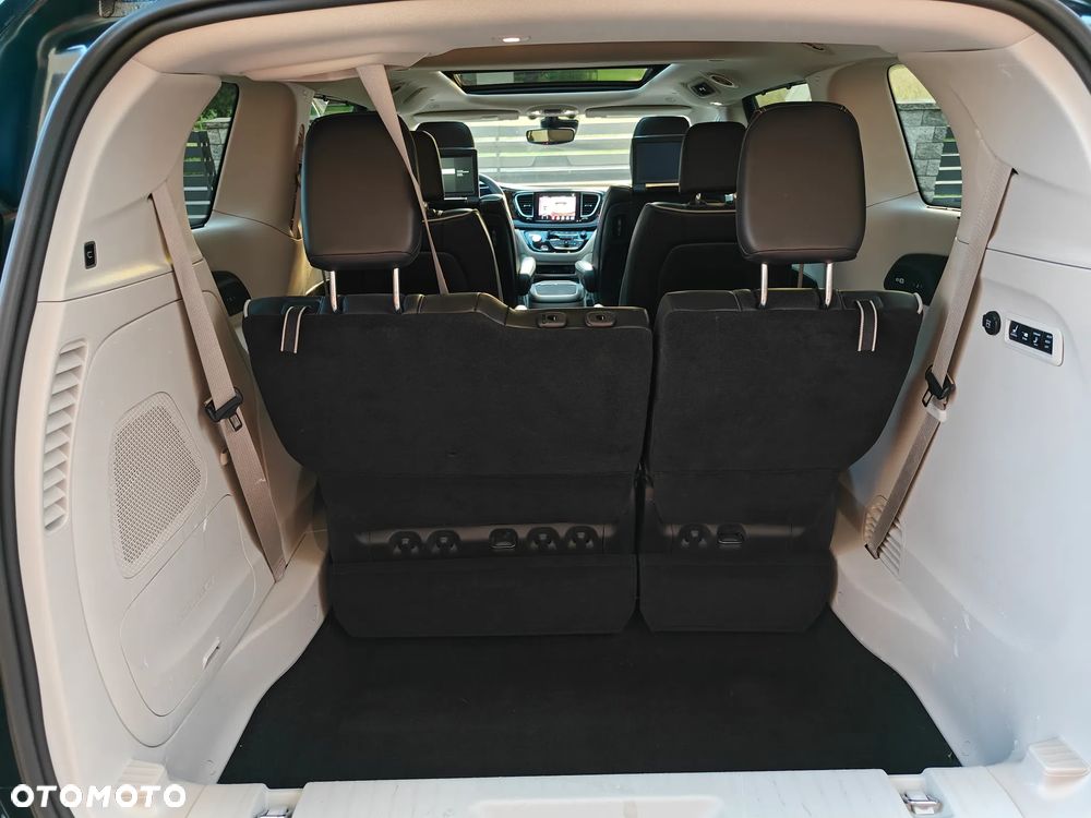 Chrysler Pacifica - 20