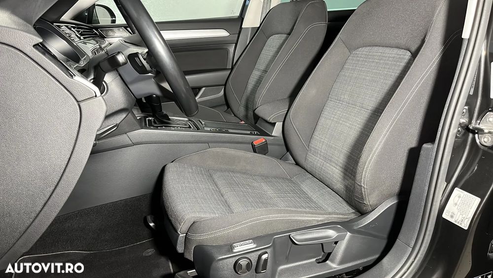 Volkswagen Passat 2.0 TDI DSG Trendline - 11