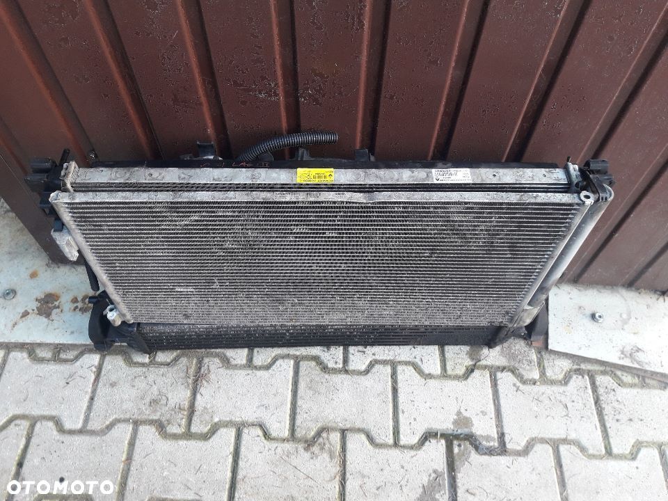 Komplet chłodnic z akumulatorem Laguna III 2.0 DCI 150 km 500 - 1