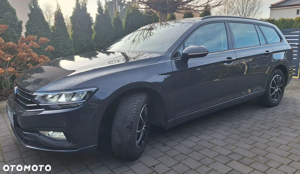 Volkswagen Passat - 4