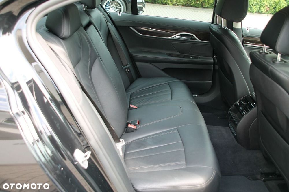 BMW Seria 7 730d xDrive sport - 11