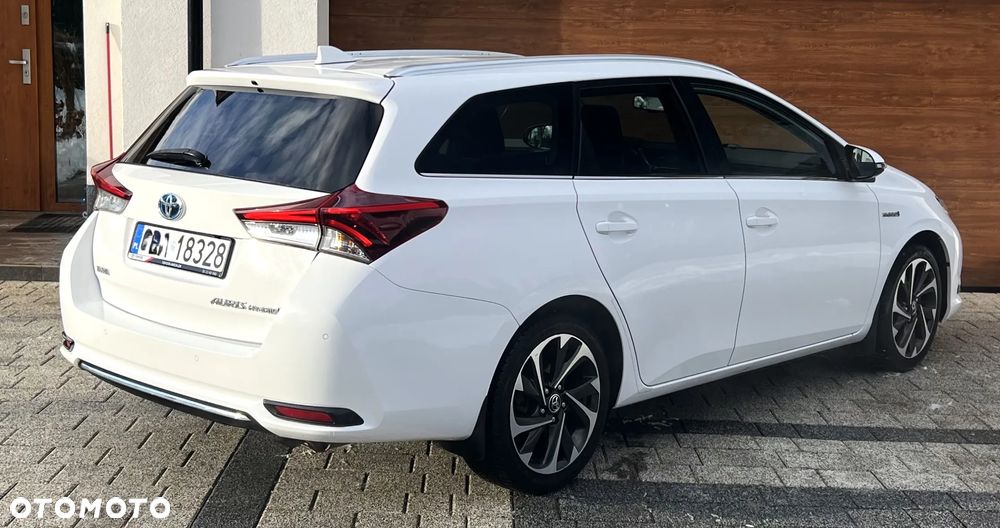 Toyota Auris Hybrid 135 Prestige - 36