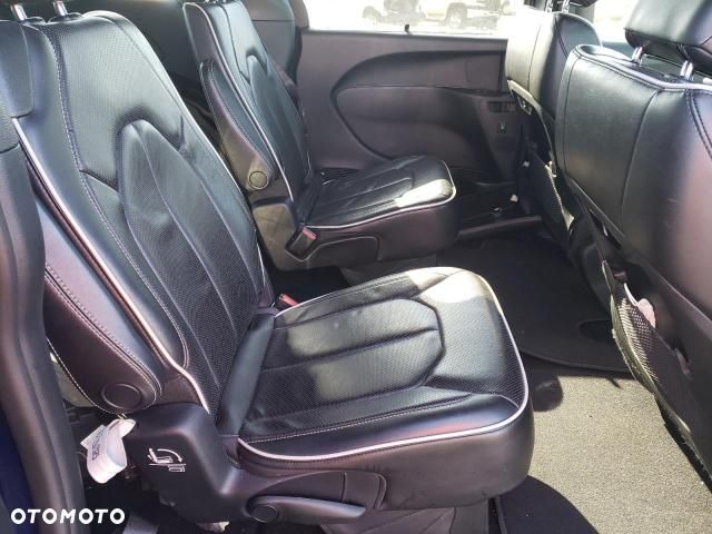 Chrysler Pacifica - 6