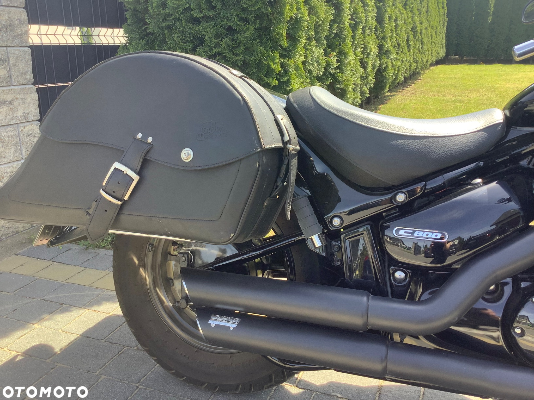 Suzuki Intruder - 8
