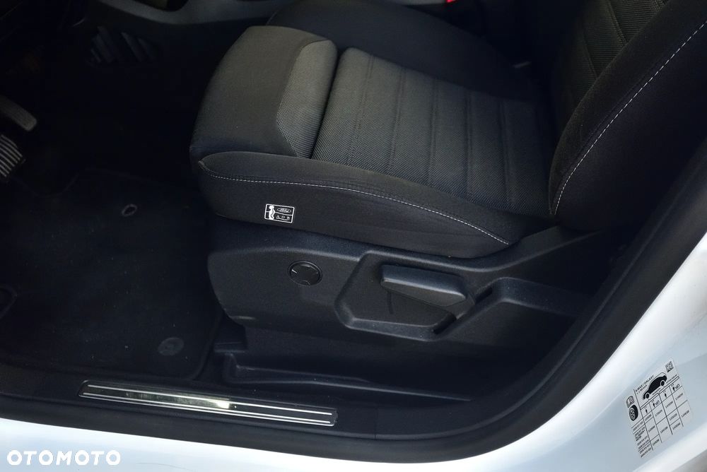 Ford S-Max 2.0 EcoBlue Titanium - 26