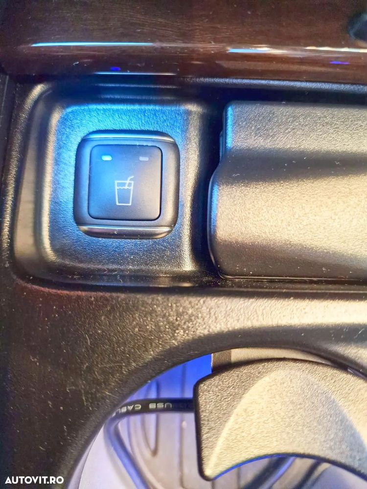 Mercedes-Benz GLS - 27