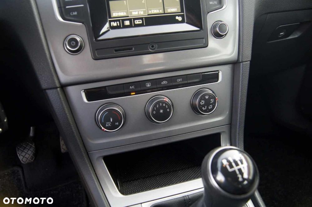 Volkswagen Golf 1.2 TSI BMT Trendline - 21
