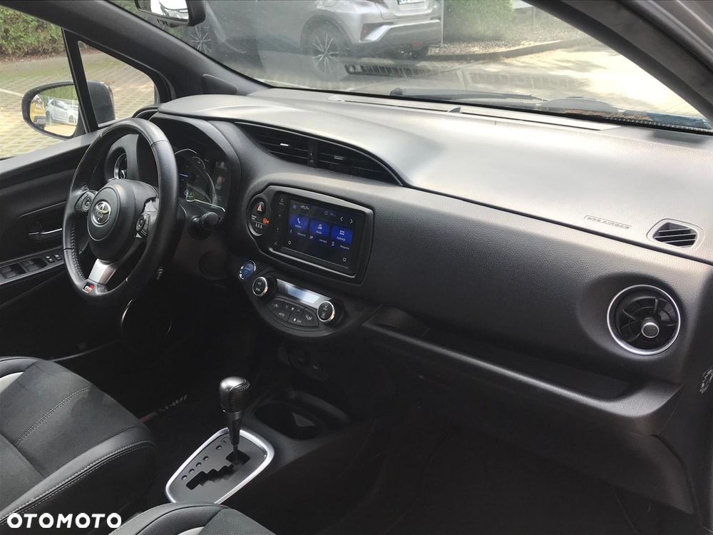 Toyota Yaris Hybrid 100 GR Sport - 7