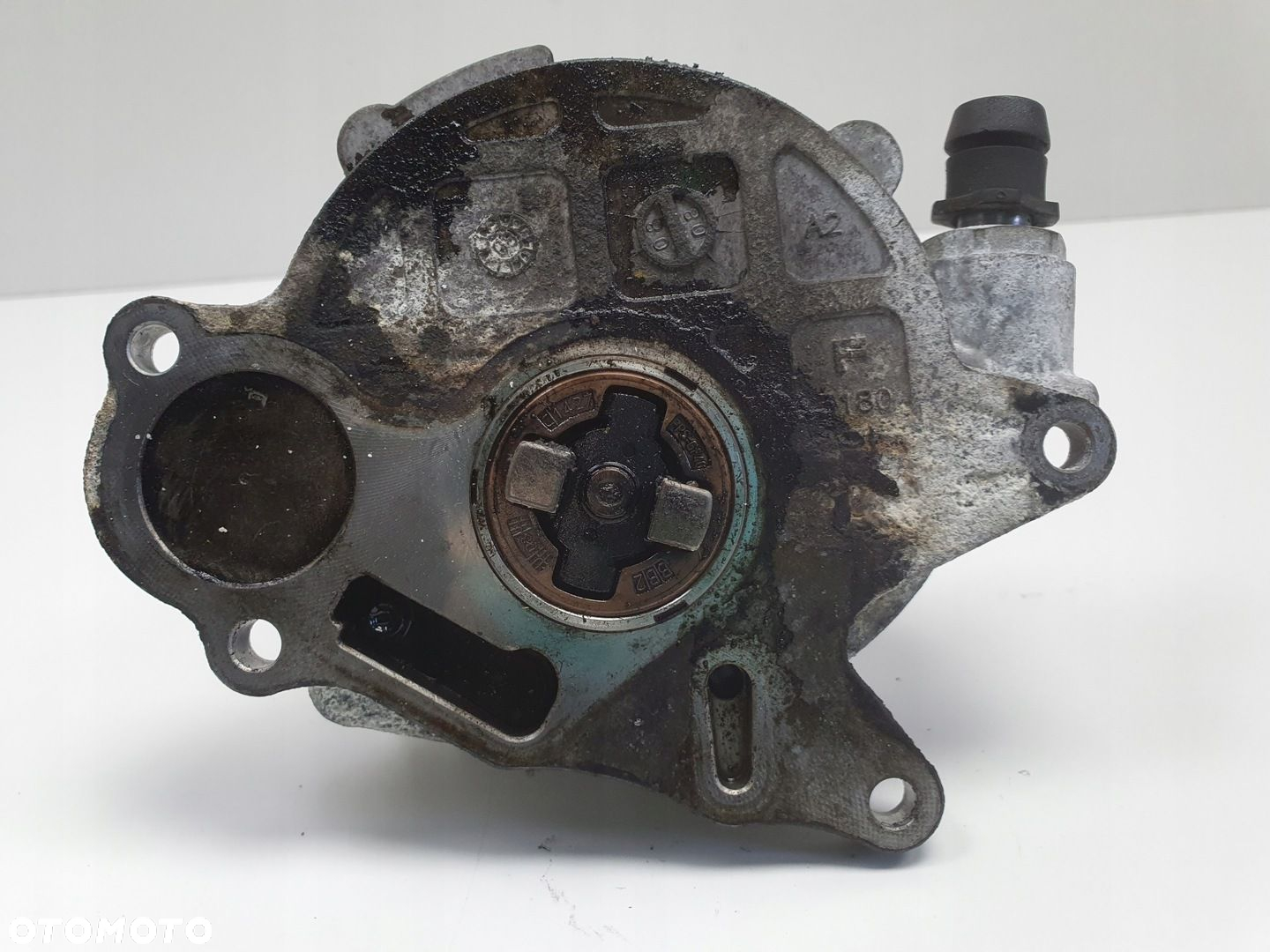 Audi A3 II 8P 2.0 TDI POMPA VACUM wakum 03L145100 - 2