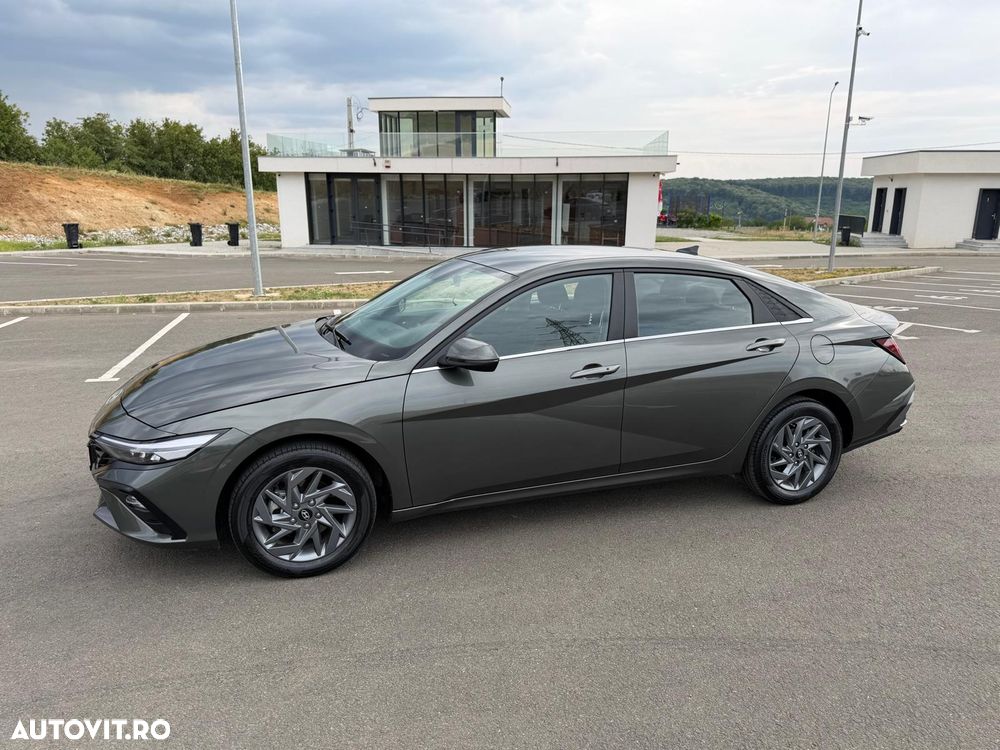 Hyundai Elantra 1.6 l 123 CP CVT Highway - 20