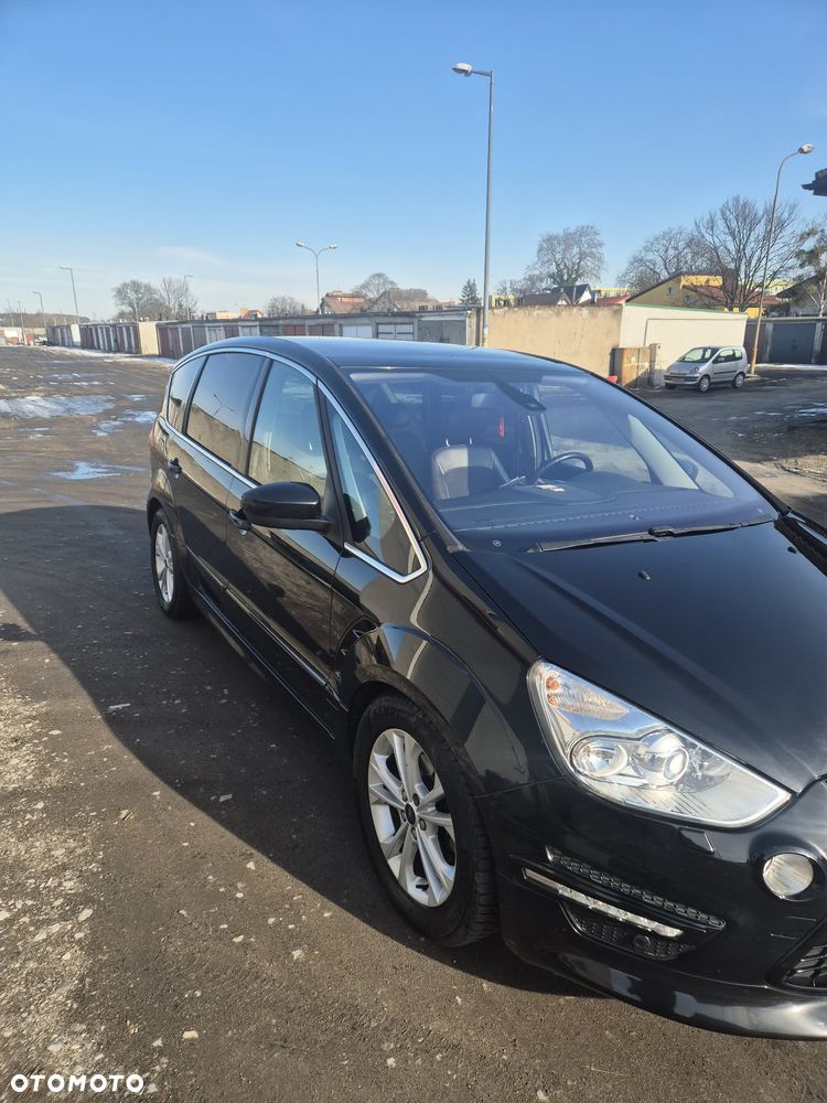 Ford S-Max - 11