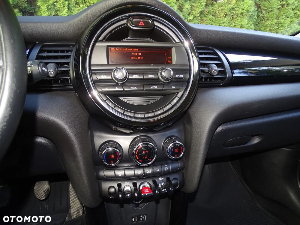 MINI Cooper Essential Trim - 17