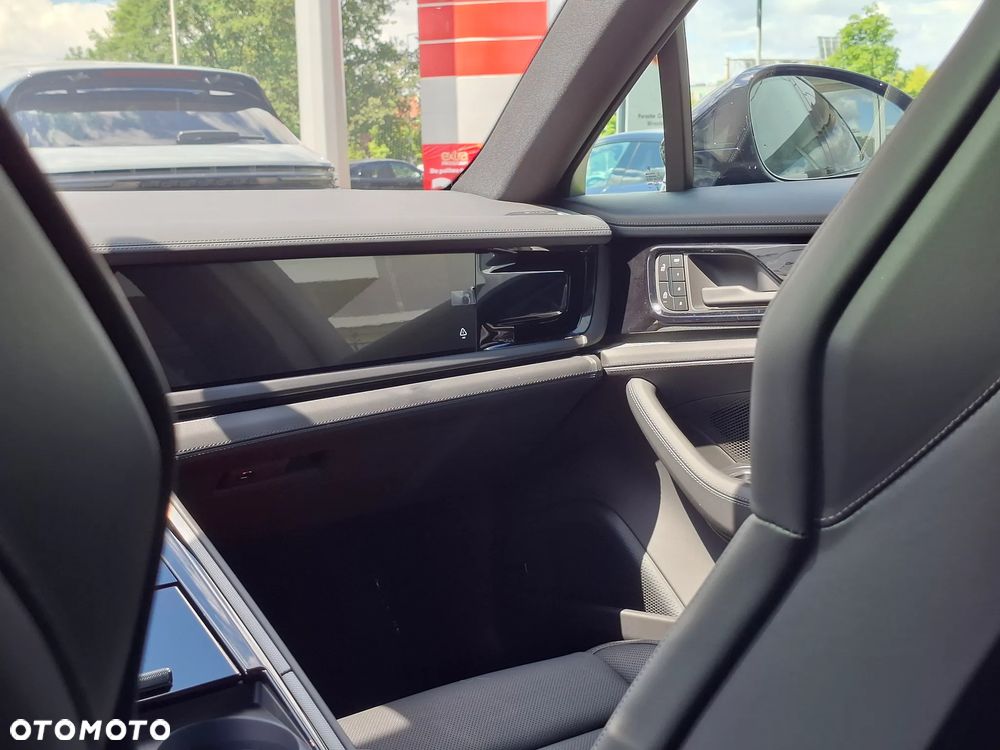 Porsche Panamera 4 - 28