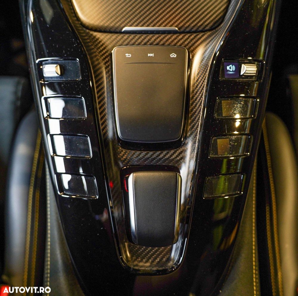 Mercedes-Benz AMG GT R - 38