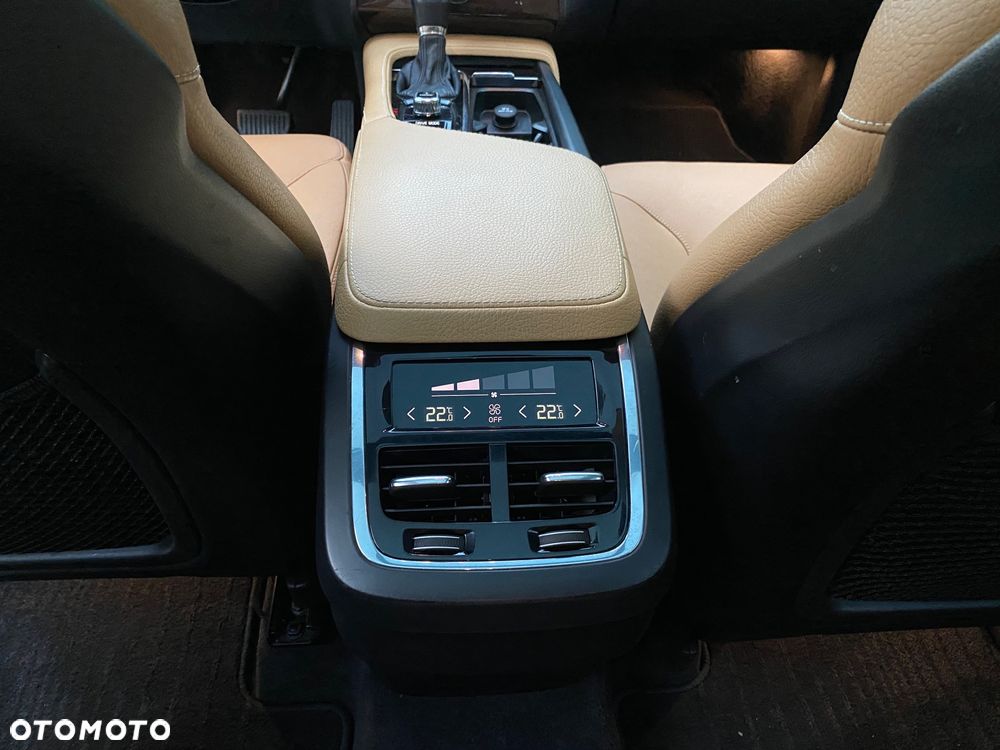 Volvo XC 90 T6 AWD Momentum 7os - 19
