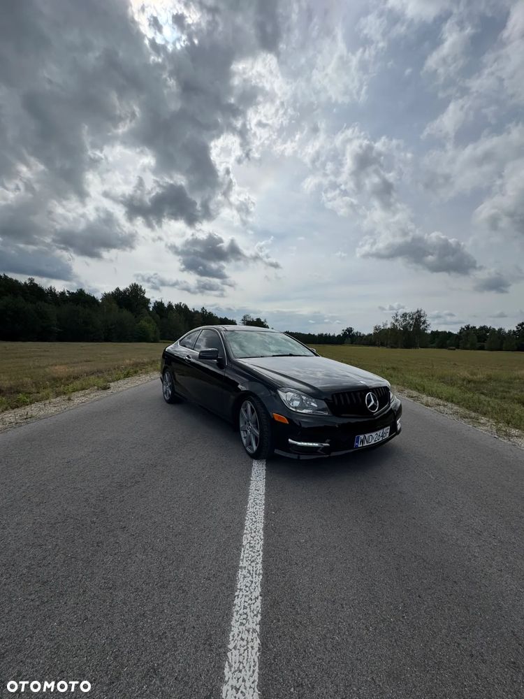 Mercedes-Benz Klasa C 350 Coupe BlueEFFICIENCY 7G-TRONIC Edition 1 - 4