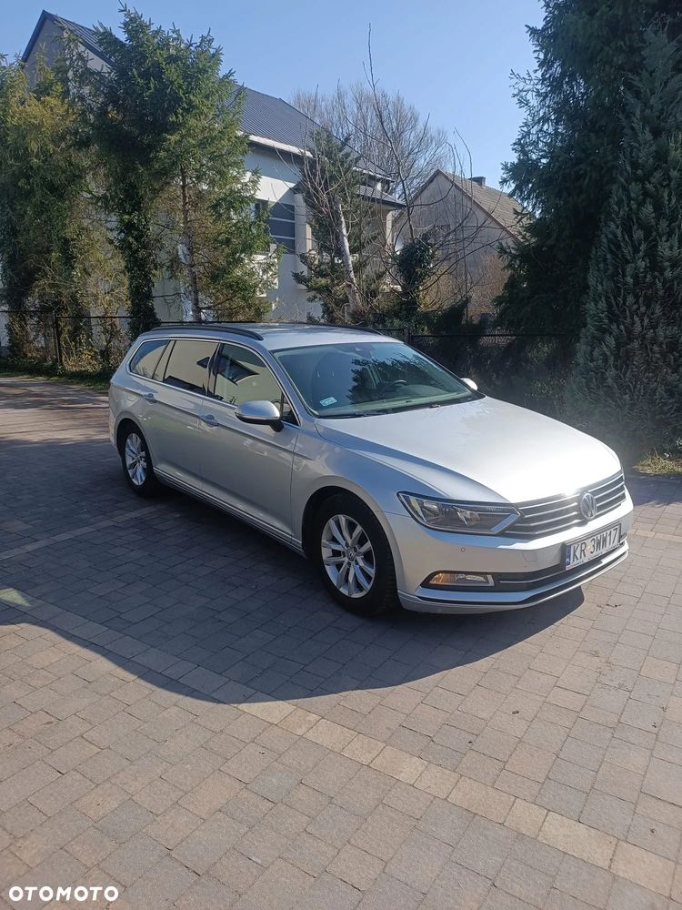 Volkswagen Passat - 1
