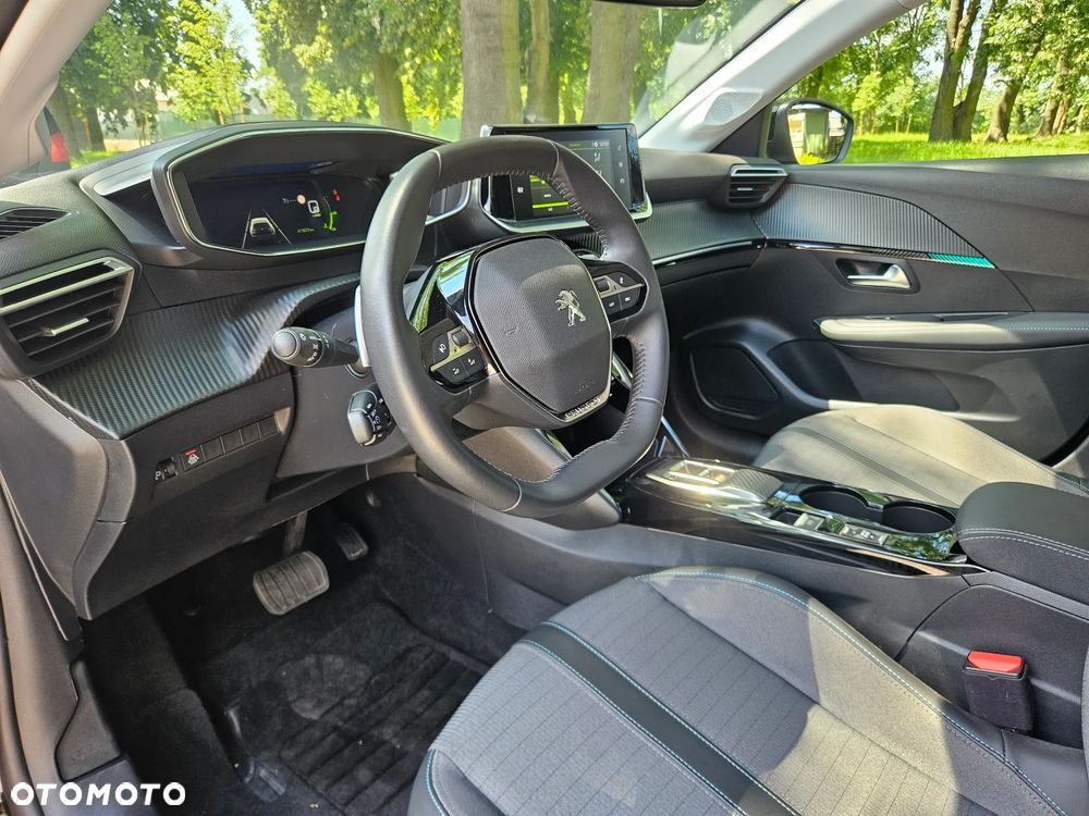 Peugeot 208 - 10