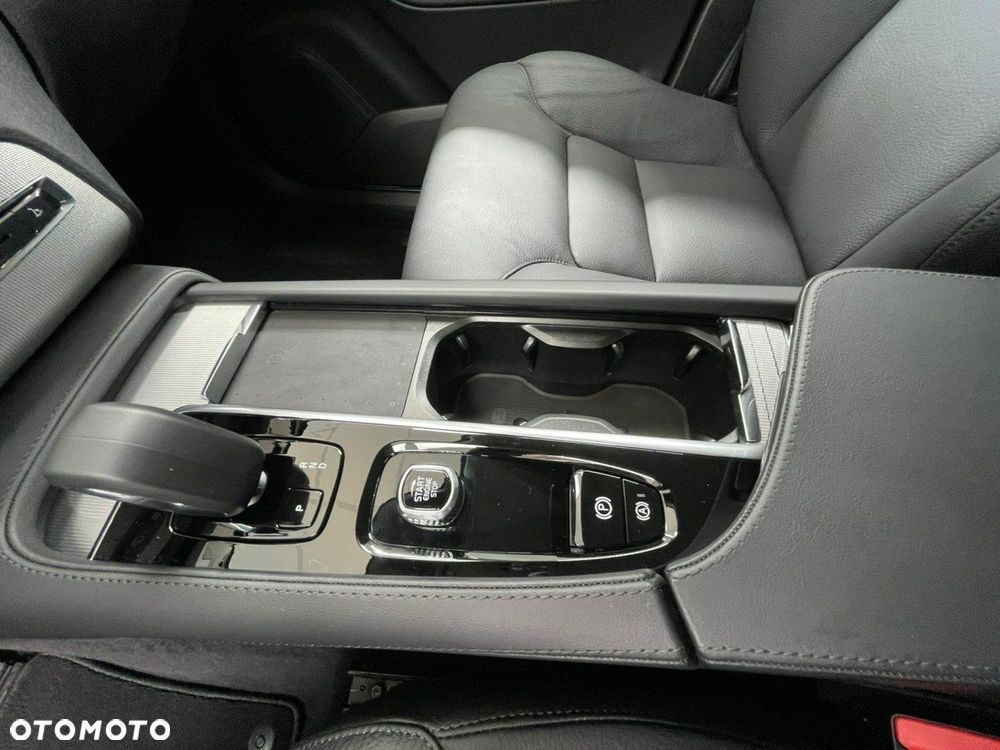 Volvo XC 90 T8 AWD Plug-In Hybrid Core Bright 7os - 23