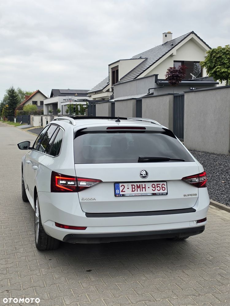 Skoda Superb 2.0 TDI Sportline - 6