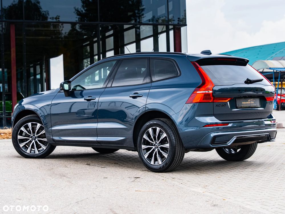 Volvo XC 60 B4 D Plus Dark - 11