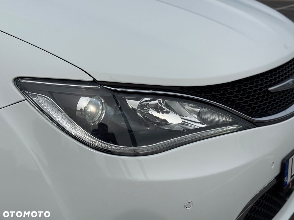 Chrysler Pacifica - 25