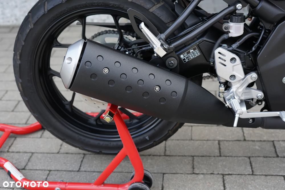 Yamaha XSR - 9