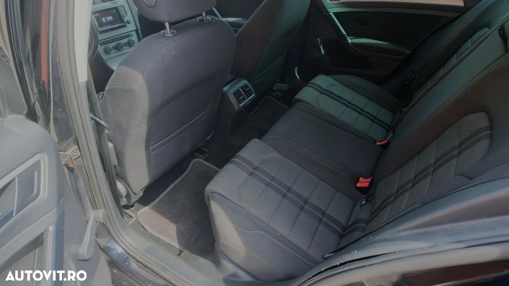 Volkswagen Golf 1.6 TDI BlueMotion Technology Lounge - 23