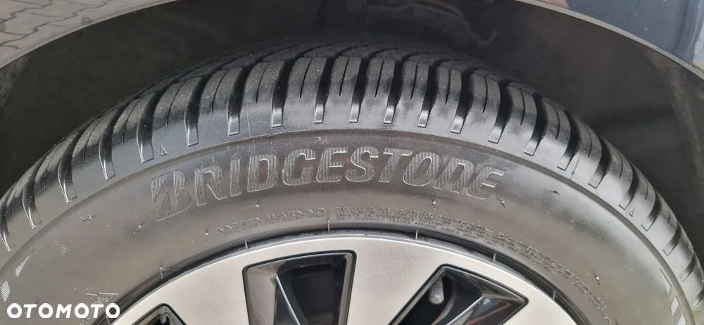 Ford Fiesta 1.0 EcoBoost Hybrid S&S TITANIUM - 26