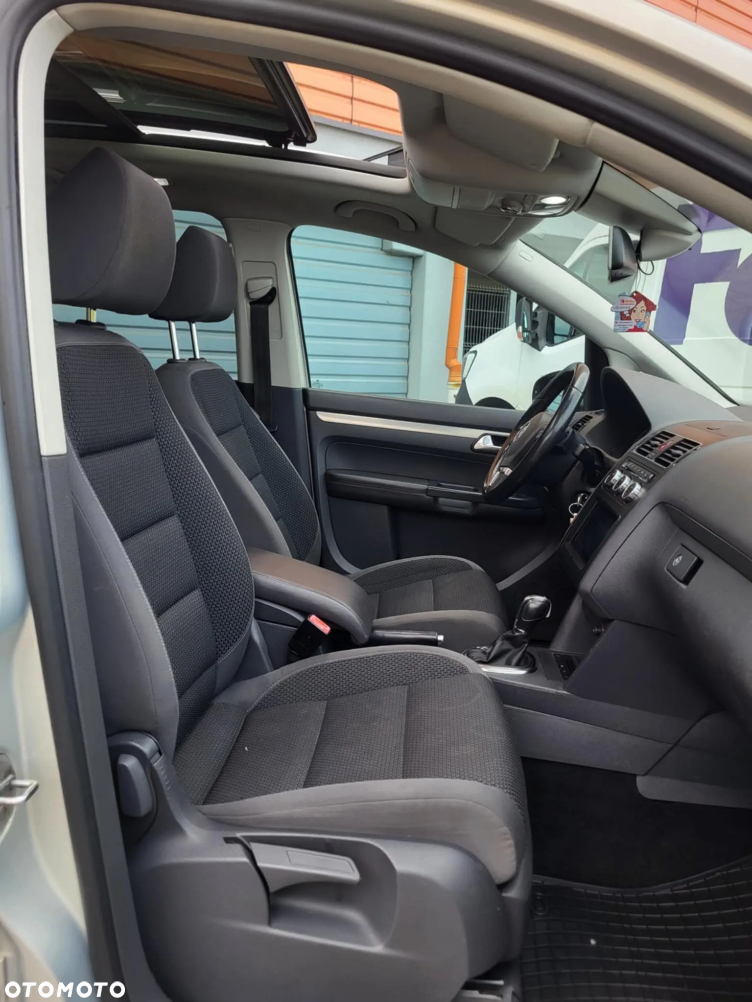 Volkswagen Touran 2.0 TDI DPF DSG Highline - 8