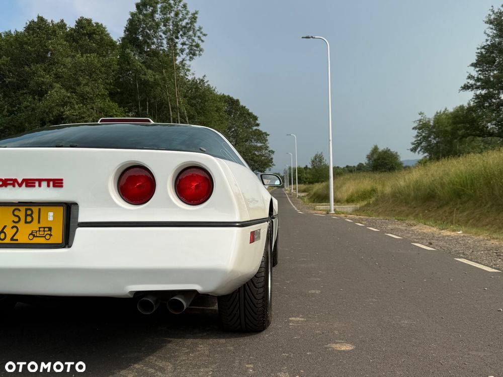 Chevrolet Corvette - 10