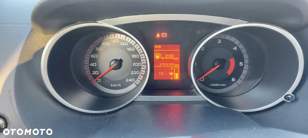 Mitsubishi Outlander 2.0 DID Intense + - 10