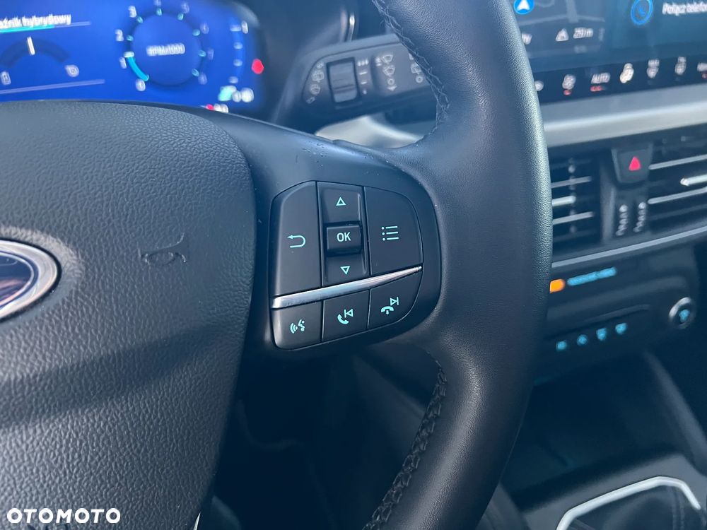 Ford Focus 1.0 EcoBoost Titanium Style - 26