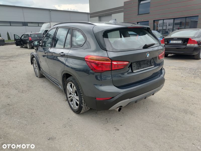 BMW X1 sDrive18i Advantage - 18