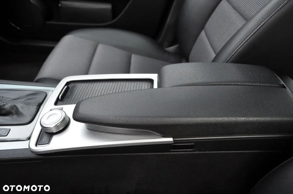 Mercedes-Benz Klasa C 220 (BlueTEC) d T 7G-TRONIC Avantgarde - 26