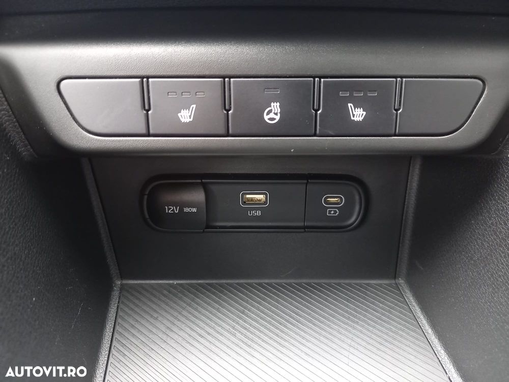 Kia Sportage 1.6 T-GDI 6MT 4x2 Urban - 27