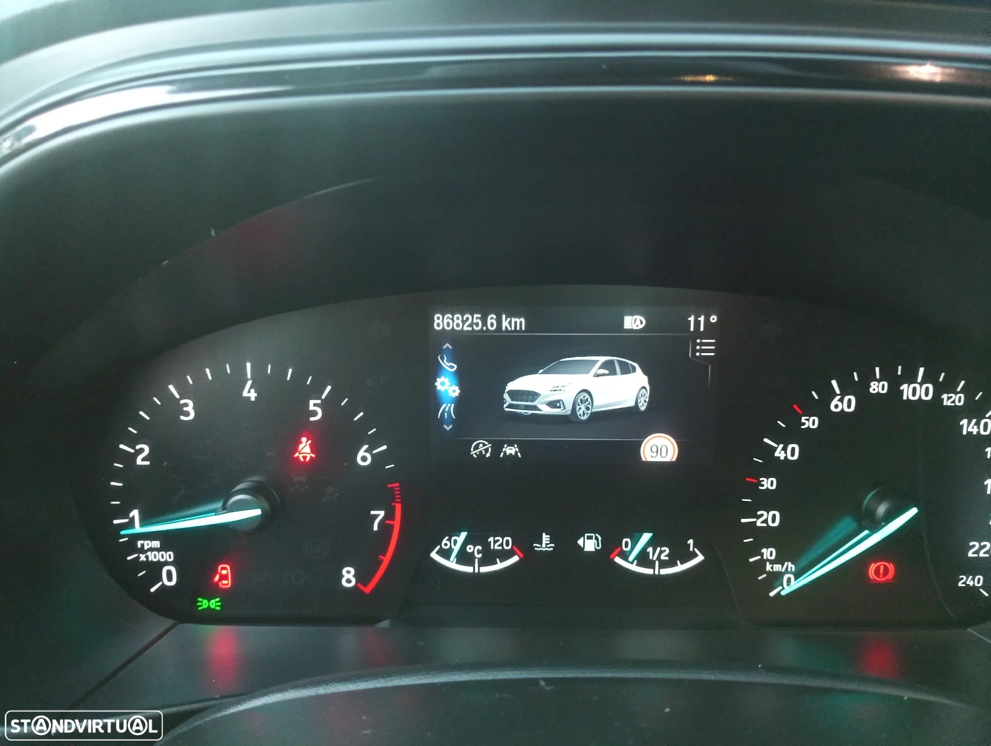 Ford Focus 1.0 EcoBoost MHEV ST-Line - 12