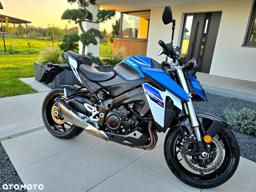 Suzuki GSX - 1