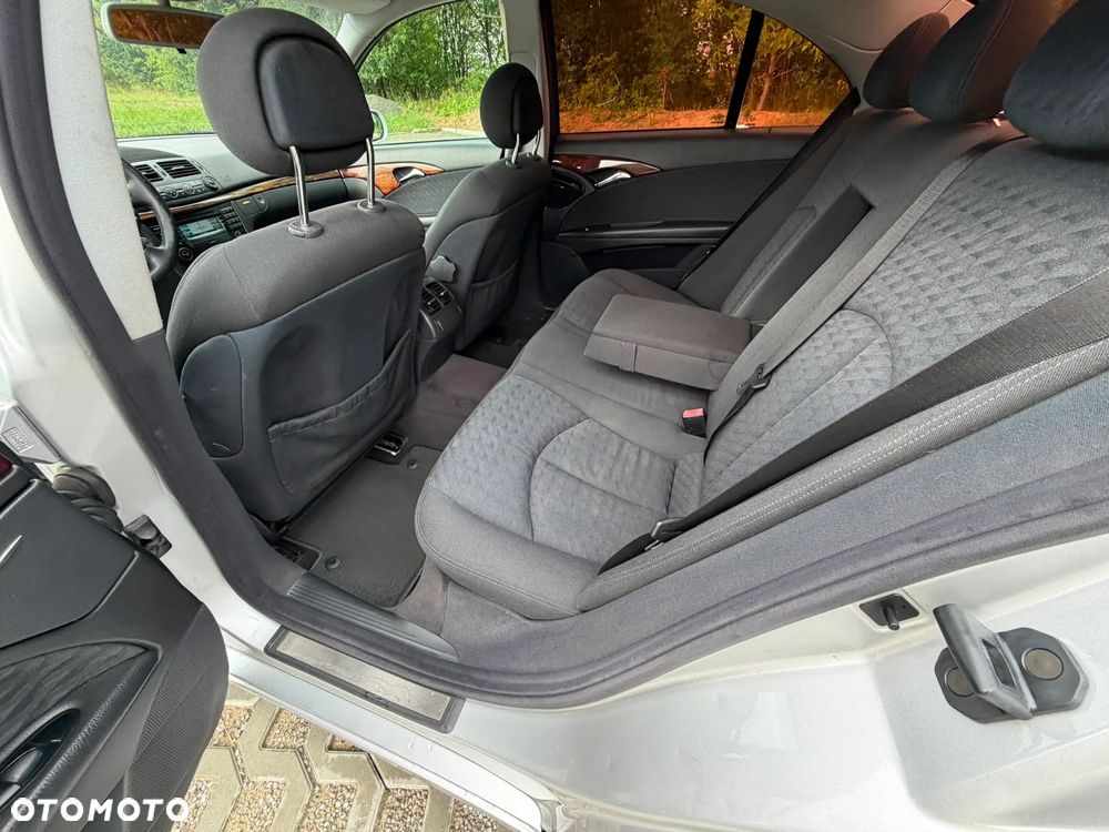 Mercedes-Benz Klasa E 270 CDI Avantgarde - 5