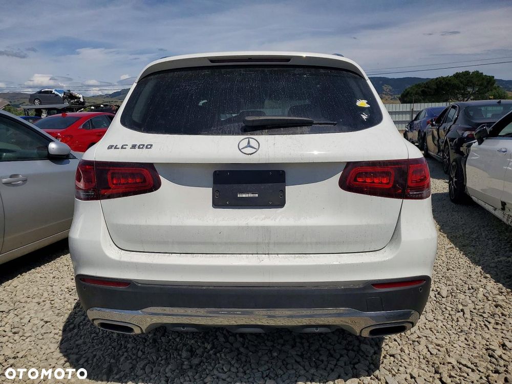 Mercedes-Benz GLC 300 4Matic 9G-TRONIC AMG Line - 5